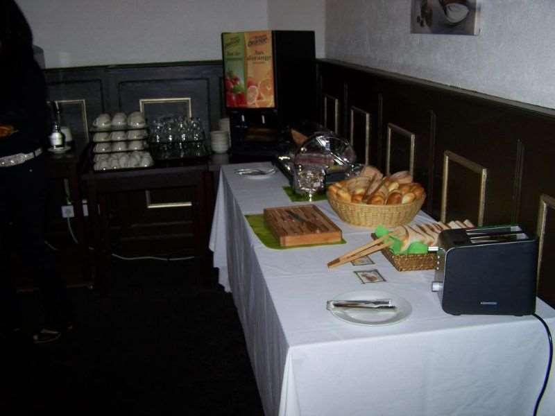 Brit Hotel Confort Auclair Guéret Ristorante foto