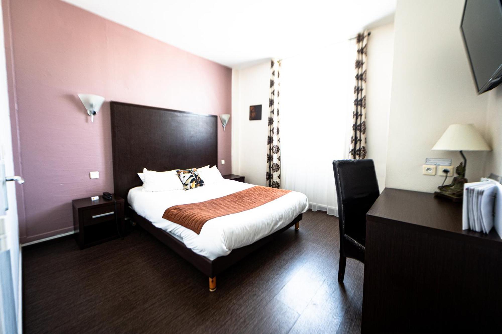 Brit Hotel Confort Auclair Guéret Esterno foto