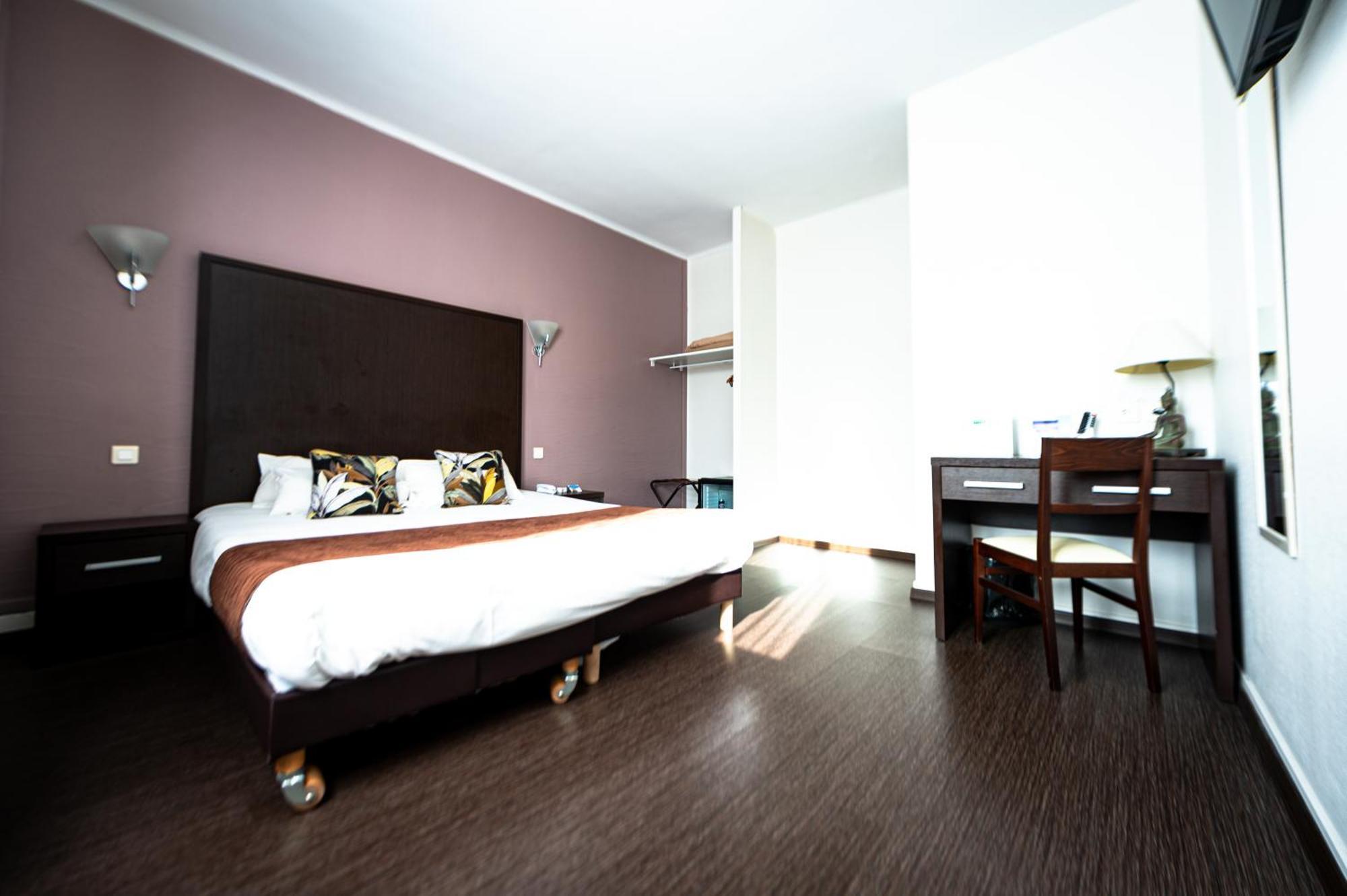 Brit Hotel Confort Auclair Guéret Esterno foto