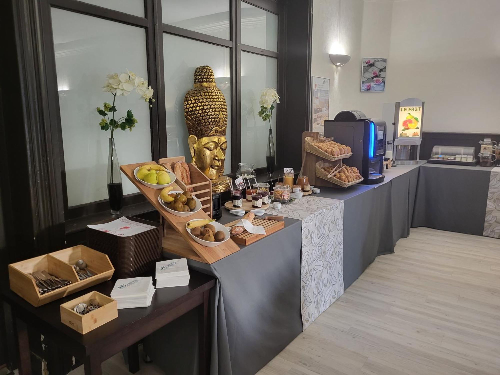 Brit Hotel Confort Auclair Guéret Esterno foto