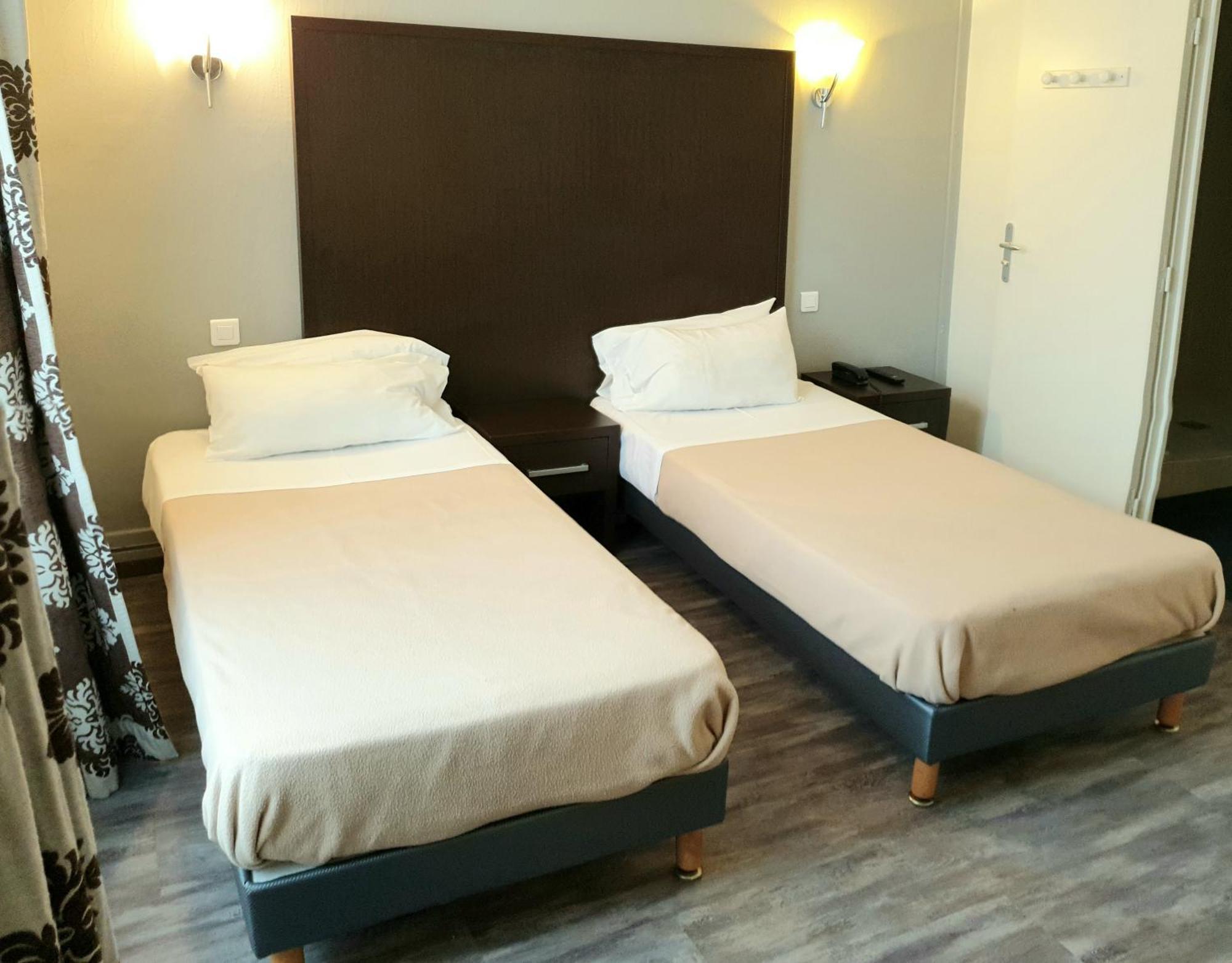 Brit Hotel Confort Auclair Guéret Esterno foto