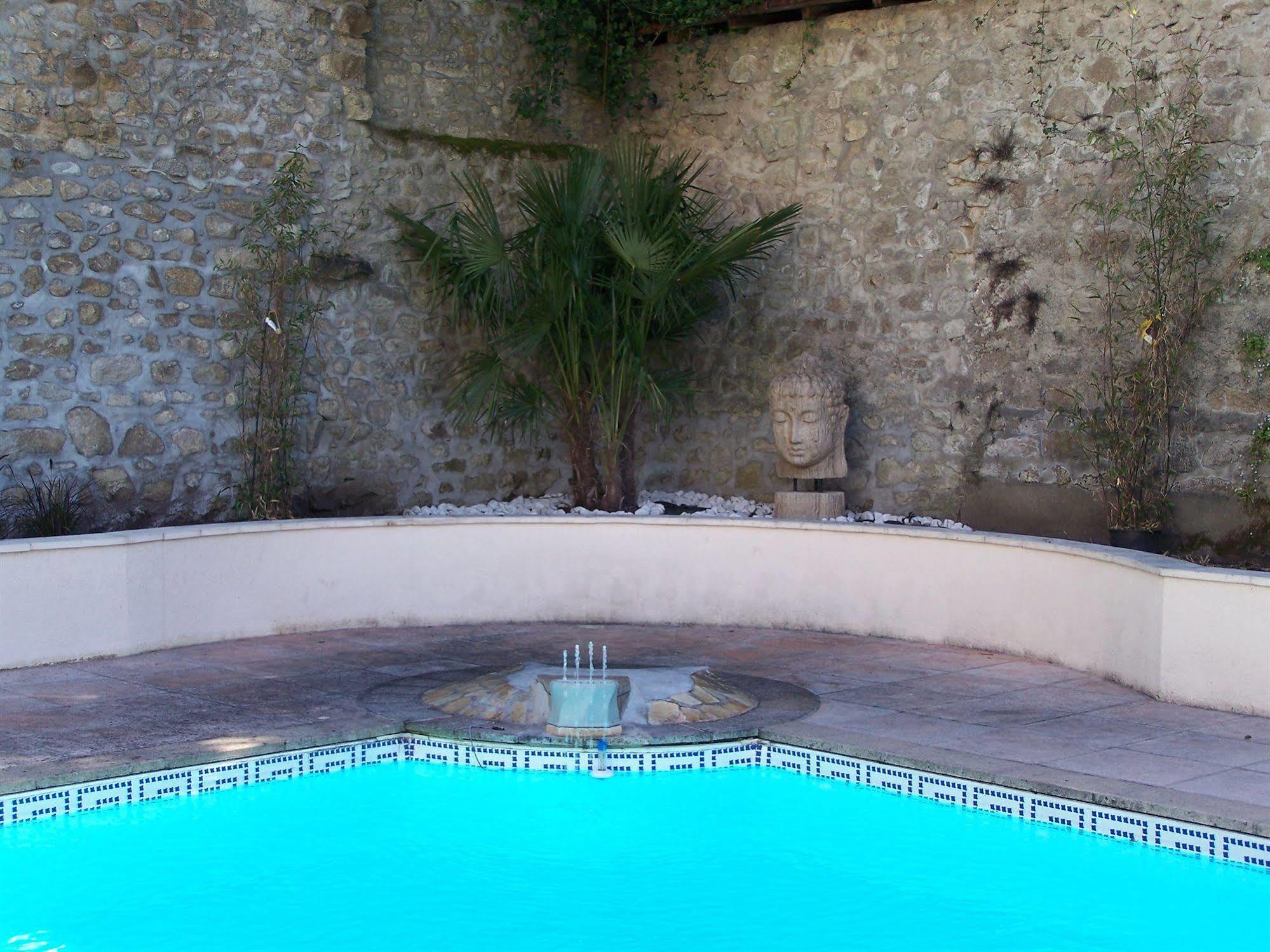 Brit Hotel Confort Auclair Guéret Esterno foto